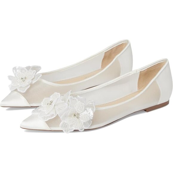 NEW BETSEY JOHNSON Flats With Floral Applique in ivory for women 925 3t2 - Picture 1 of 9